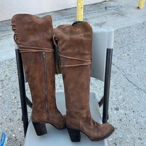 Freebird by Steven Brown Over the Knee Boots brown suede zip up size 6